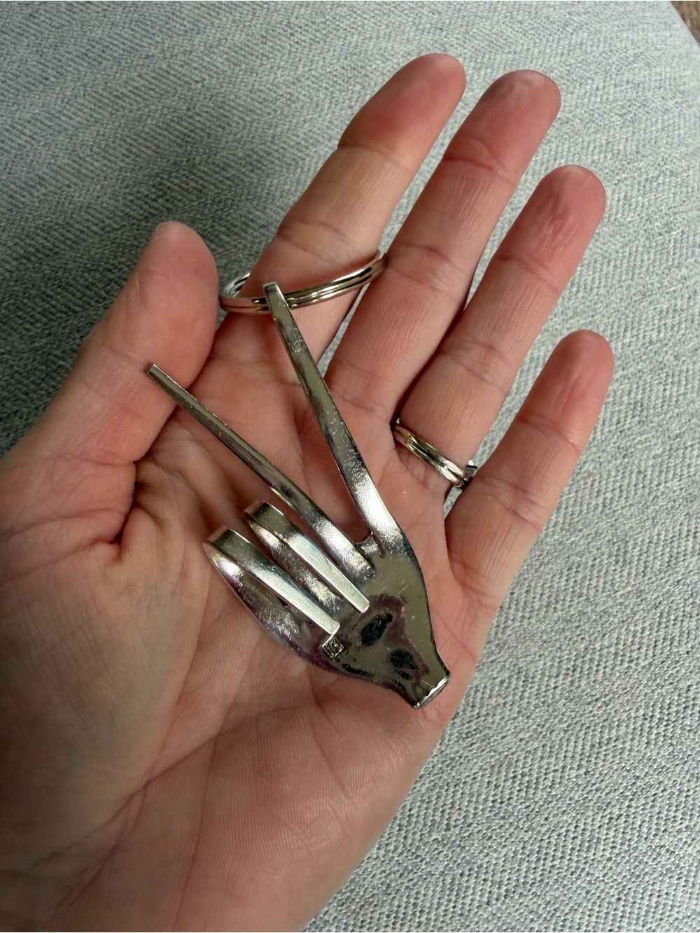 Fork Peace Keychain - Picture 5 of 5